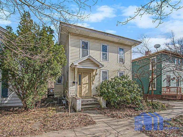 (Three Rivers , MI) 💥3/2 SFH💥 $100,000 Spread 💥 Fix & Flip Or Buy & Hold💥