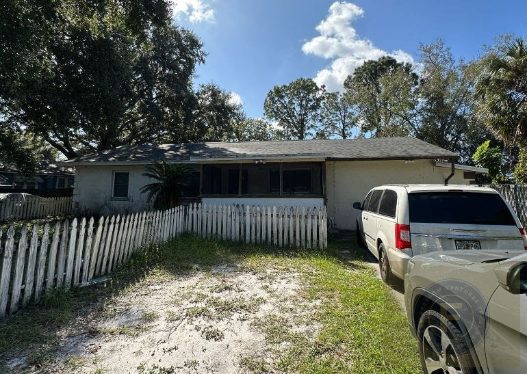 GREAT FIX AND FLIP OR BUY AND HOLD IN ORLANDO 32810