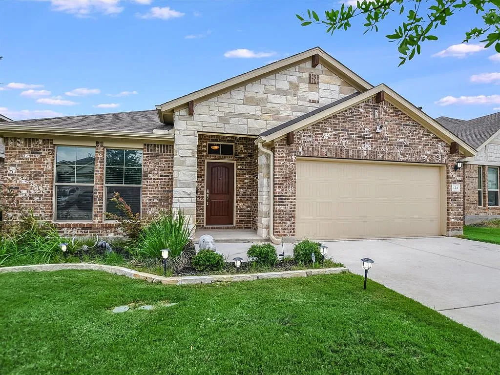 🏡Hybrid DEAL  / 🏡 Single Family ⭐️ 439k MTG / Entry 44,500  / % INT RATE 4.4/ 3%📍Hutto, TX 78634 🏡 GREAT INVESTMENT OPPORTUNITY  📌