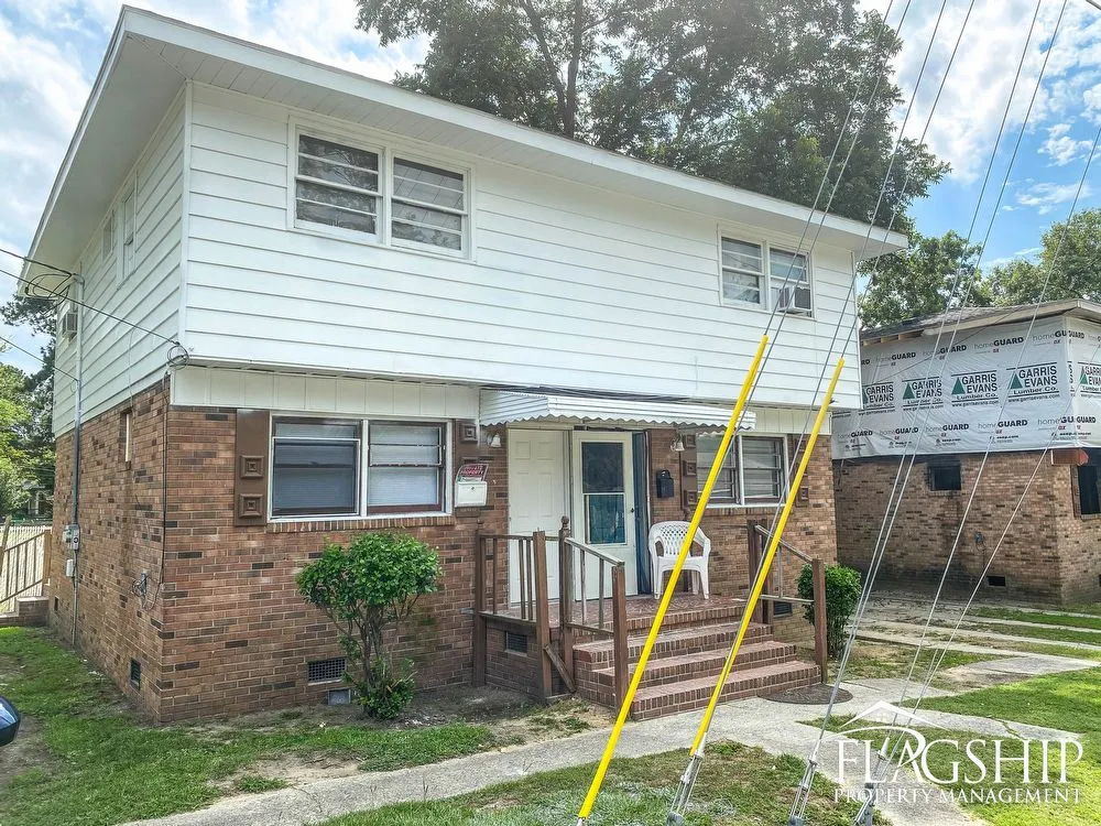 Inviting Colonial Street Residence in Greenville’s Heart!