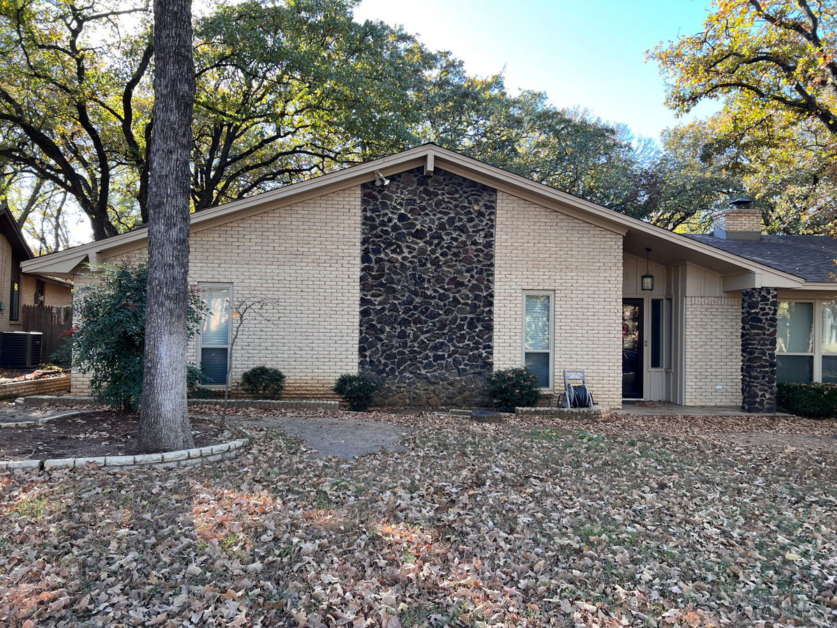 ✨ 3/2 76013 SFH Light Fix n' Flip w/ Large Backyard in Arlington, TX 🏡