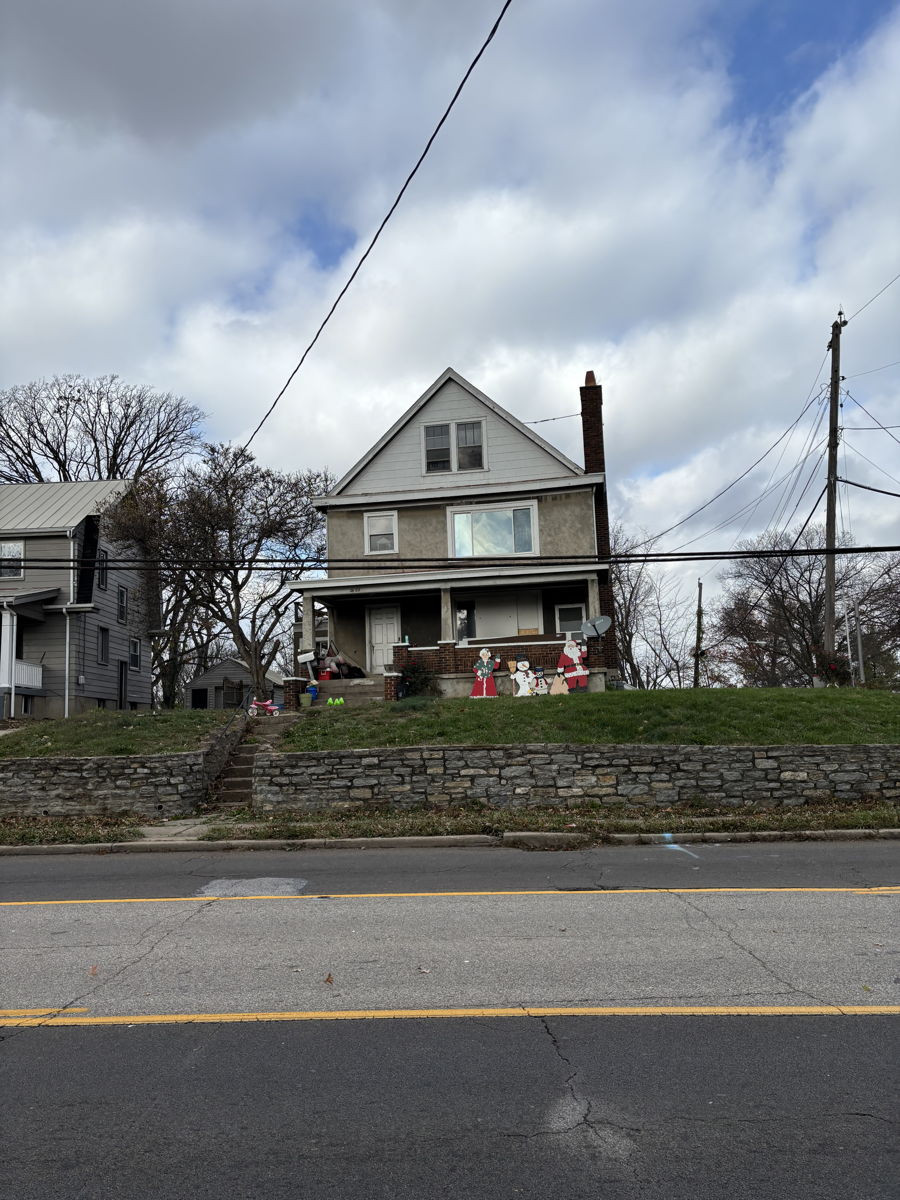 Solid Duplex Opportunity in Cincinnati 45211!