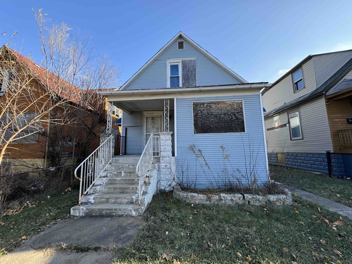 🏡 Investor Special – Spacious Single-Family Home in Chicago!  60628 zip code