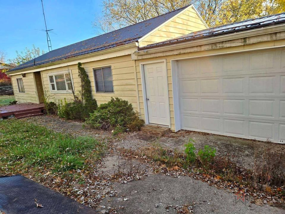 Affordable 1978 Doublewide Mobile Home with 1 Acre Lot