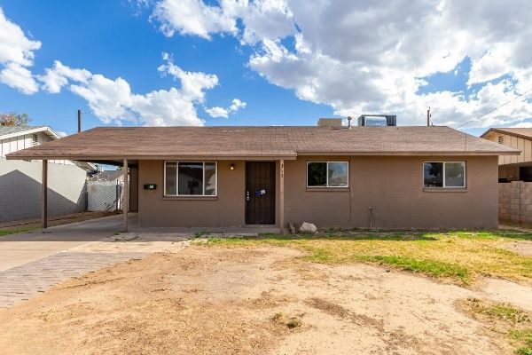 Phoenix Flip Op - 1240 sqft ,3|2 - Northern and 35th
