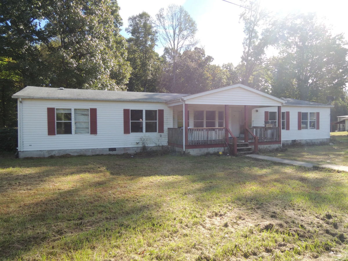Investor’s Dream in Jamestown, TN – 4-Bed, 1.5-Bath Home with 1,944 sqft! 💼💰