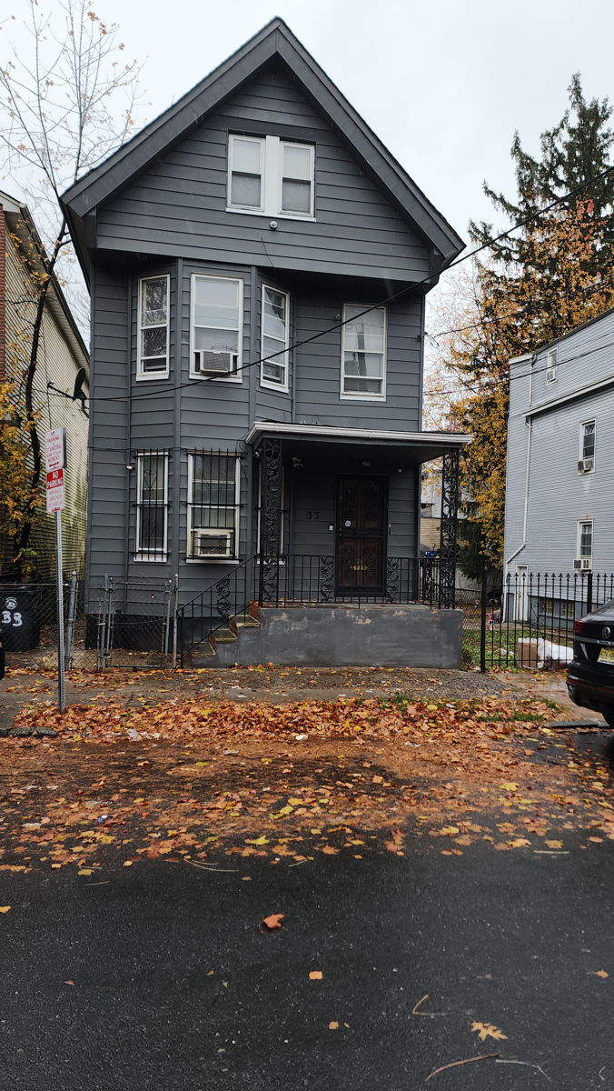 Single-Family Home in Newark