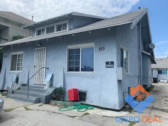 📍 Prime Los Angeles Investment: Multi-Building Property with Development Potential for Up to 8 Units! 💼