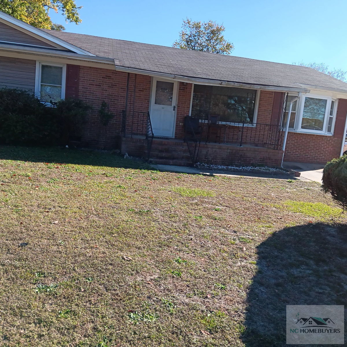 (SPRING LAKE /NC)🚨GREAT DEAL!🚨 Fixer or Rental!😱