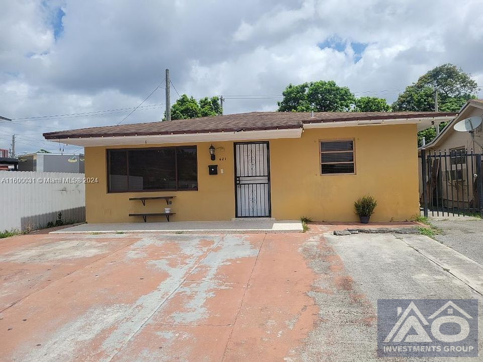 5 bed 3 bath home in Hialeah!  509k worth 680k