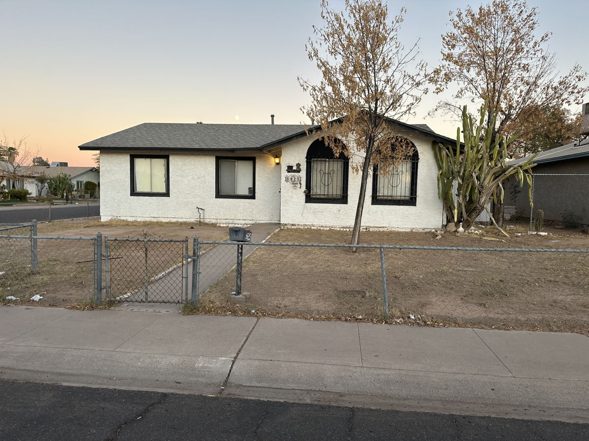 Phoenix Home 5625 S 47th St Phoenix, AZ 85040