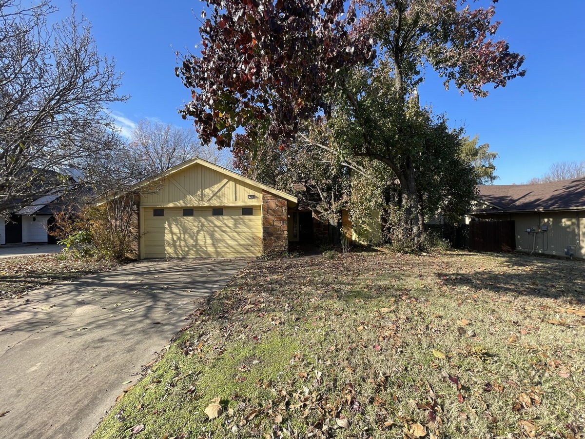 (🌴 Broken Arrow, OK) 🚨 3/2 SFH 🚨 FOR 199k — ARV 315k! 😱