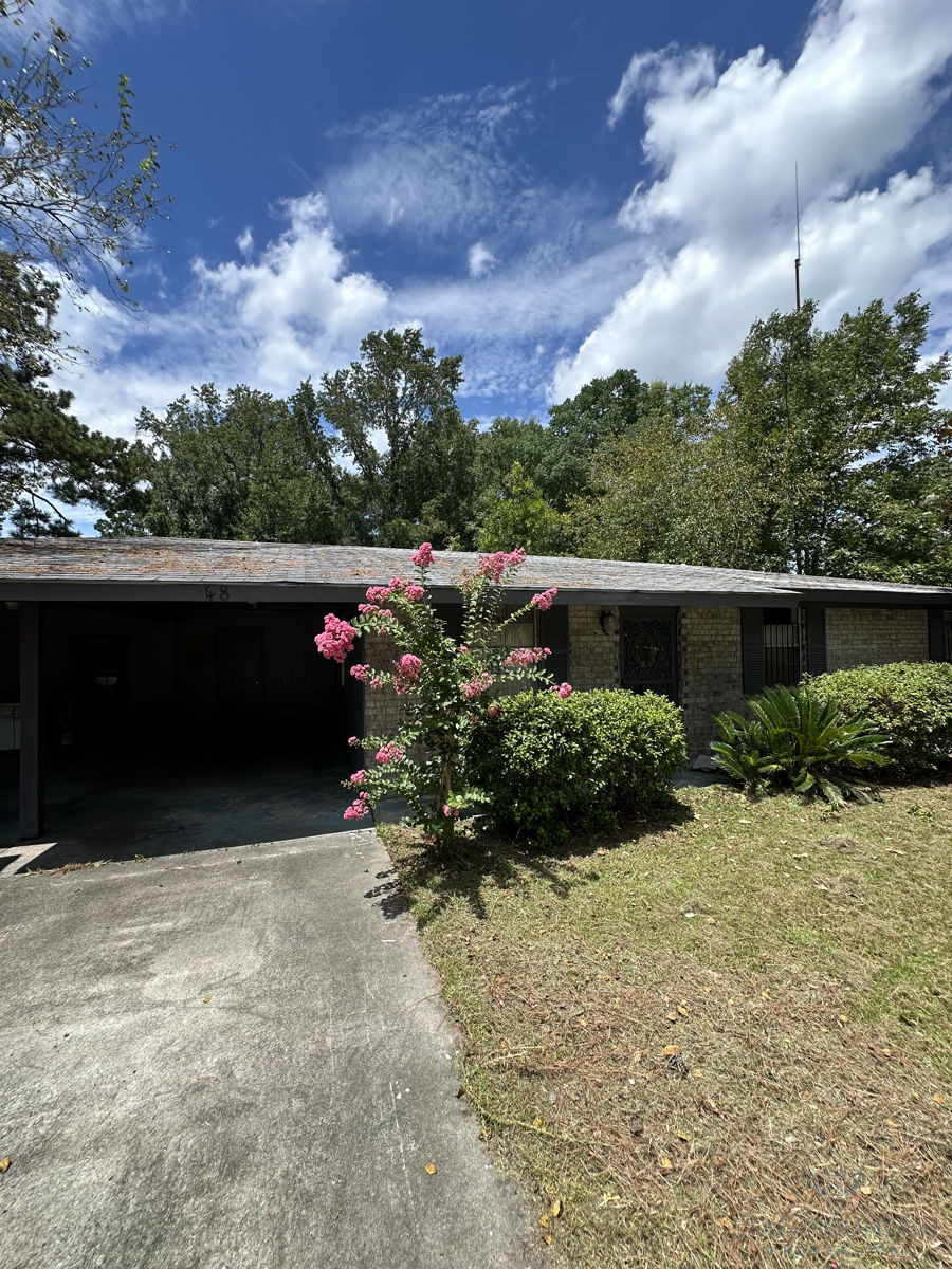 48 Heathcote Cir Great Flip Opportunity