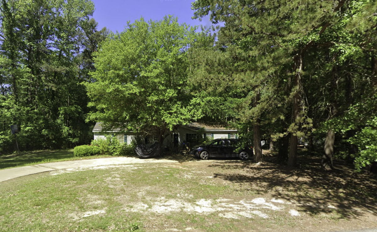 Mobile Home on 2.5 acres for sale in Tyler, TX!