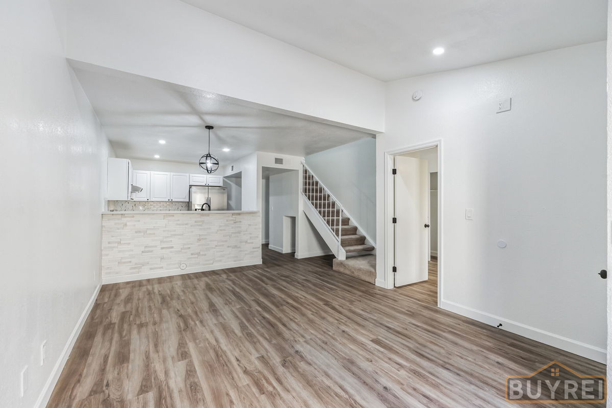 Glendale, AZ📍REHHABED Instant Equity Condo🏡See pics inside➡️