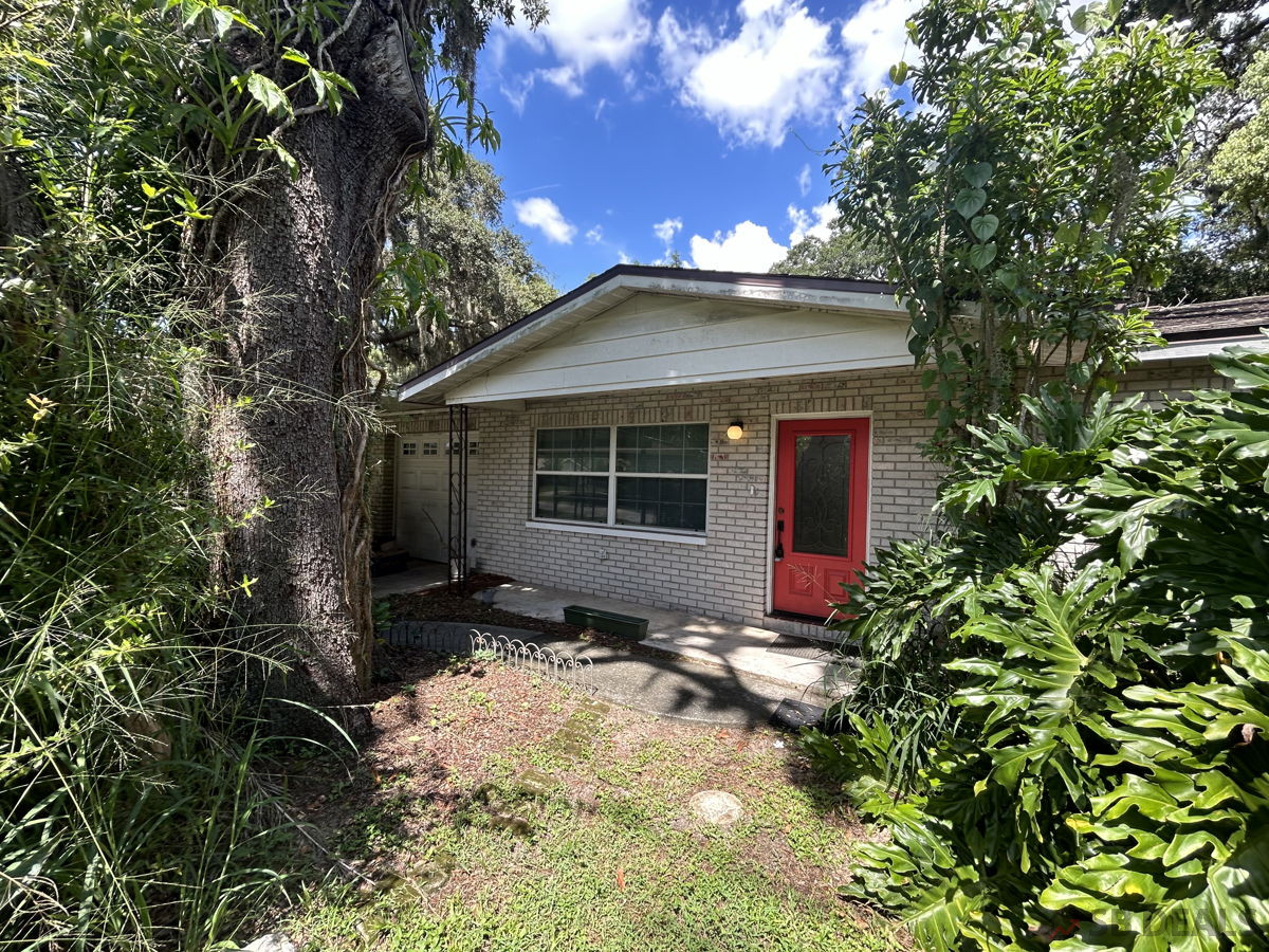 🔥Seffner, Florida 🔥 Amazing home with huge potential!!