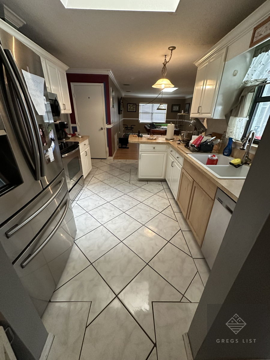 GREGSLISTCOM - NW Kildare - 941-263-2647- $330k OBO
