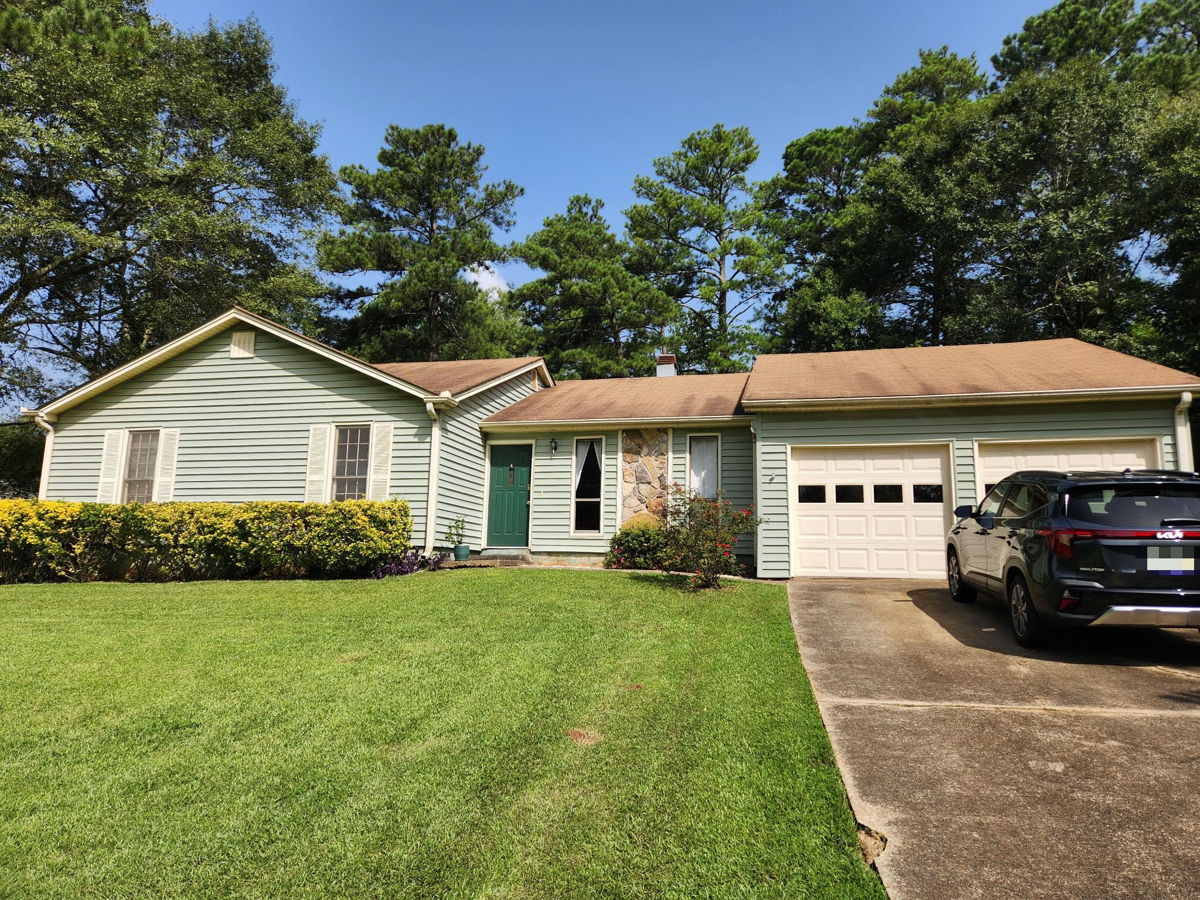 Rex /Clayton County GA SFH with Attached Garage and Great Spread (NOT IN MLS)