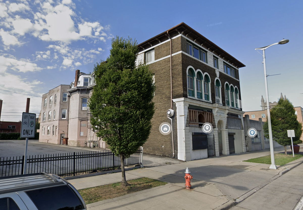 17 UNIT APARTMENT BUILDING IN MIDTOWN!!