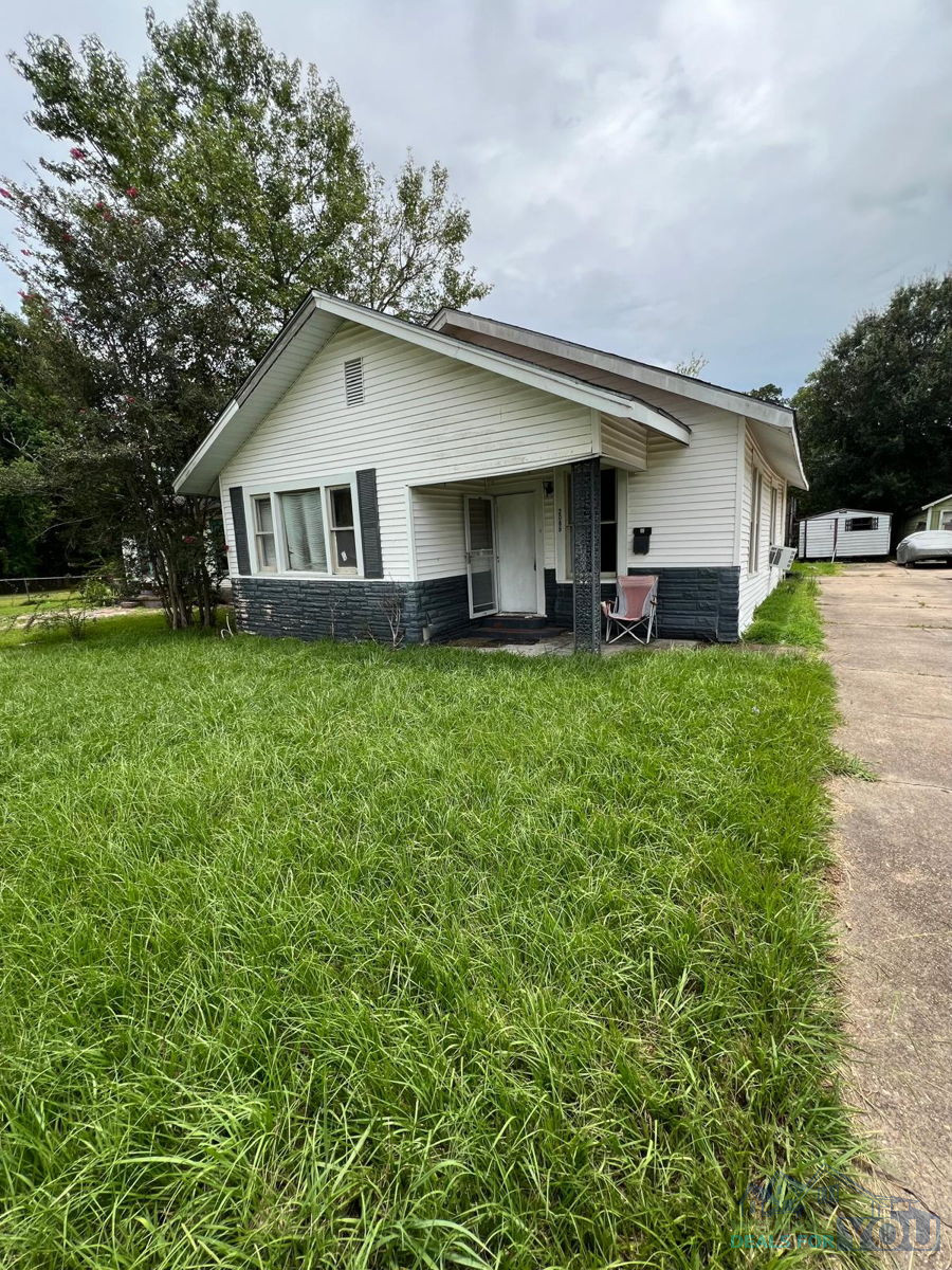 SFH in Beaumont, TX. Flipper Special. Great for Coliving Space