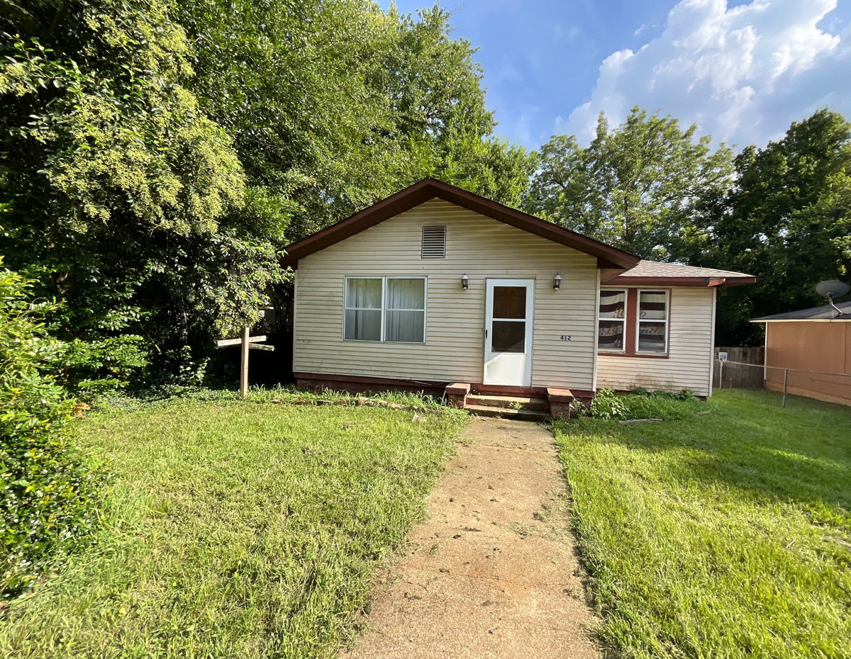 A Chisholm Charmer - Montgomery, AL, 36110