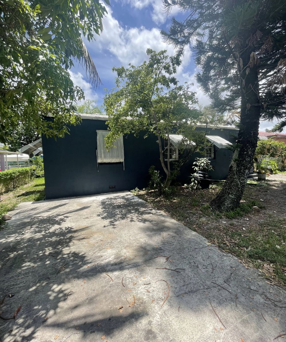(🌴 Hialeah ,FL) 🚨 GREAT FLIP OPPORTUNITY 🚨 2 Bedroom 1 Bath