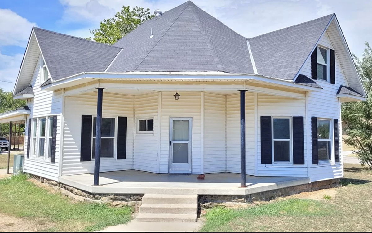 🔥 SUBTO DEAL OF THE WEEK: Prime 4 Bed, 2 Bath Investment in Oklahoma! 🔥