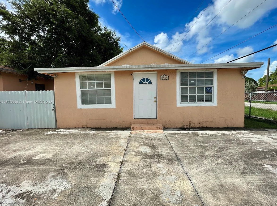 2905 NW 55th St, Miami, FL 33142, USA