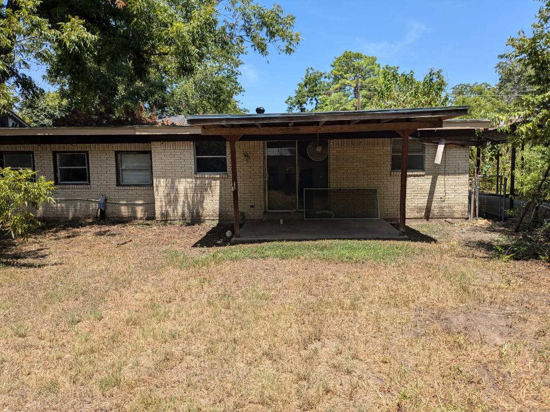 Investment Opportunity: Fixer-Upper with High Profit Potential!