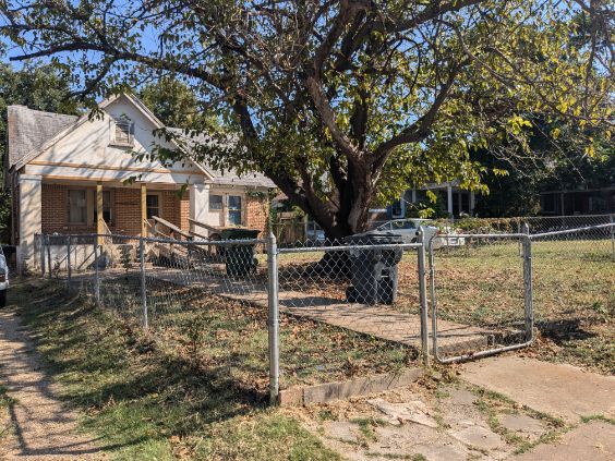 Investor Opportunity: Fixer-Upper with High Profit Potential!