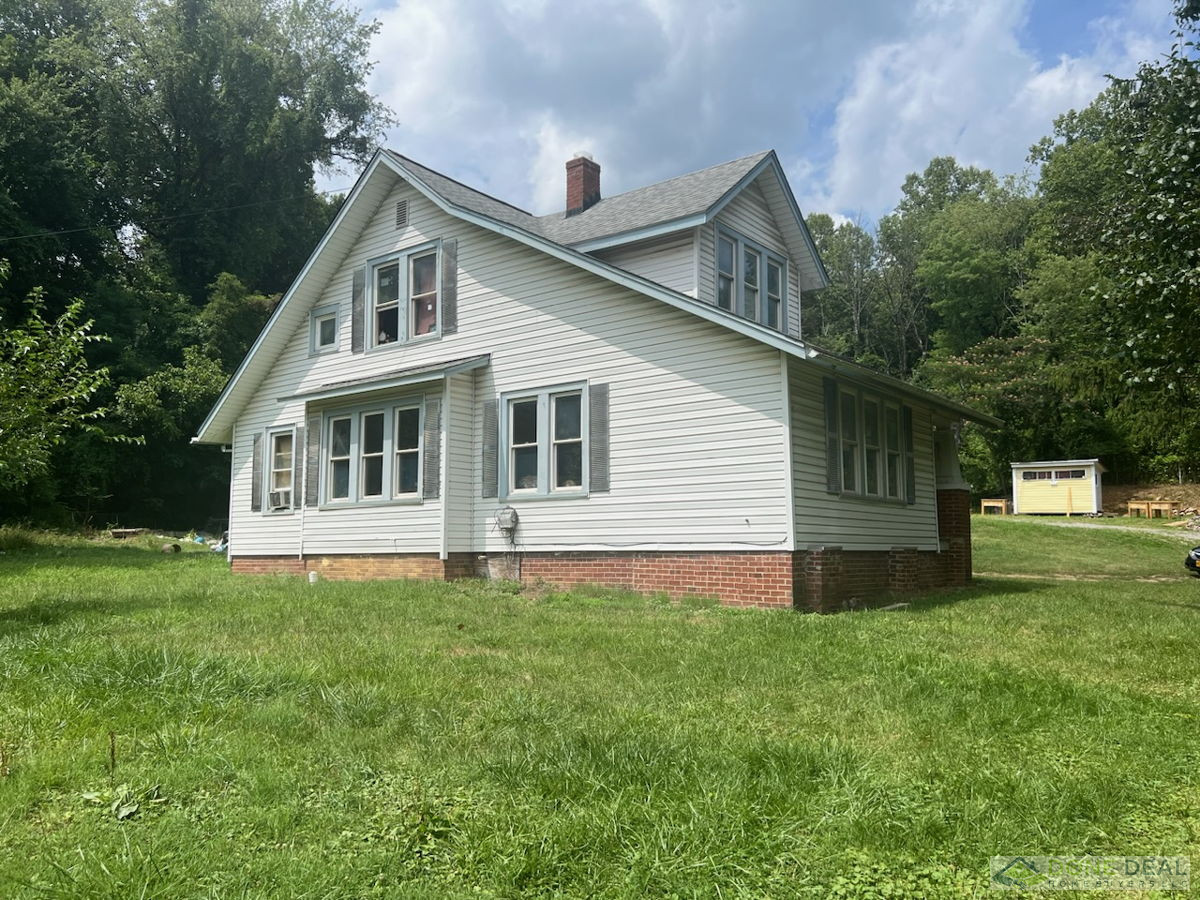 Fixer-Upper with TONS of Potential in Blue Ridge! 🔨