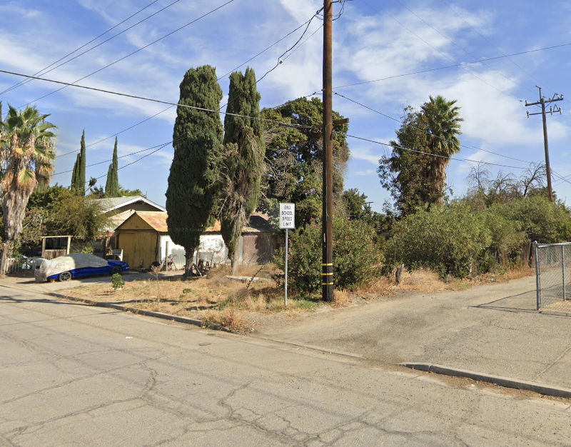 🚨LOW PRICE VACANT CORNER LOT | R-2 ZONING | HOOKED UP TO CITY UTILITIES🛠️