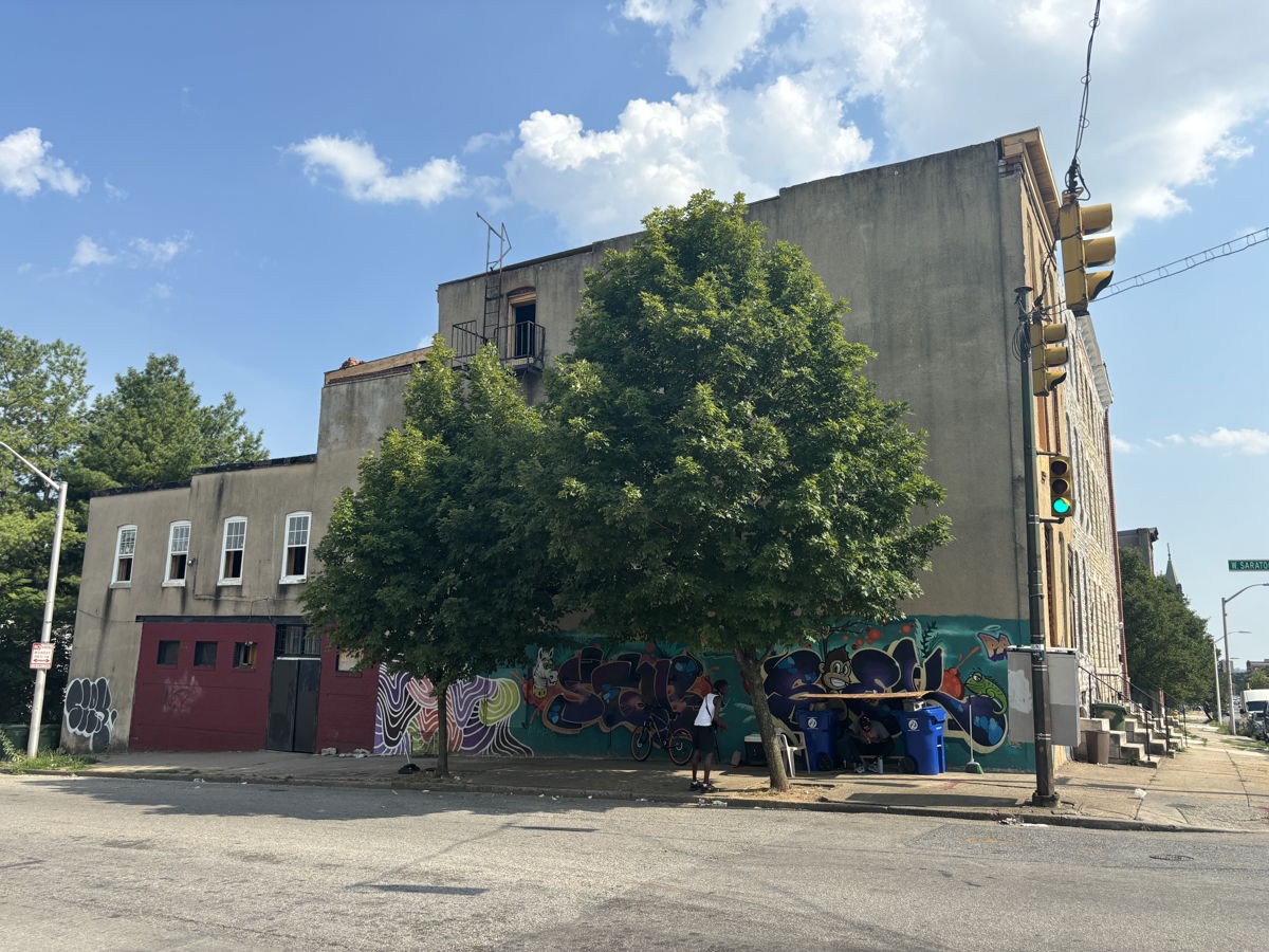 🏠 DONT MISS THIS ONE: Large End Townhouse with Mixed-Use Potential! 🏠