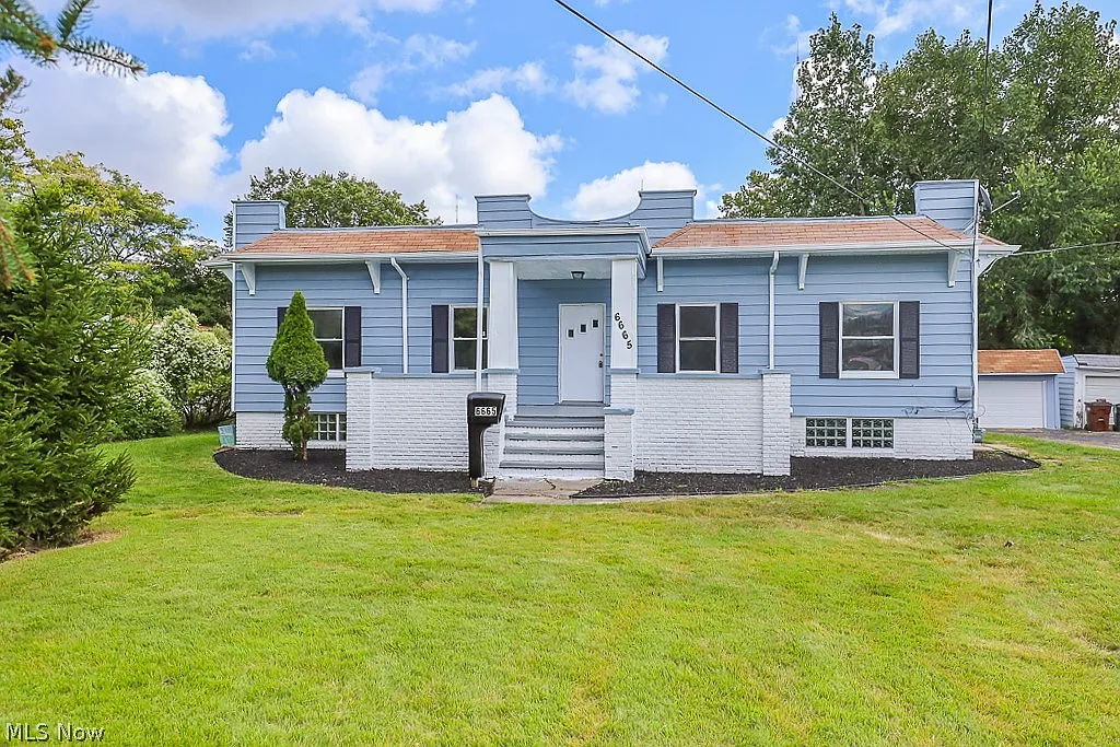 🏡 4Bed/2Bath 🏡 Spacious Living on State Rd, Parma, OH! 🌟🌳 take it only for 205K ✅