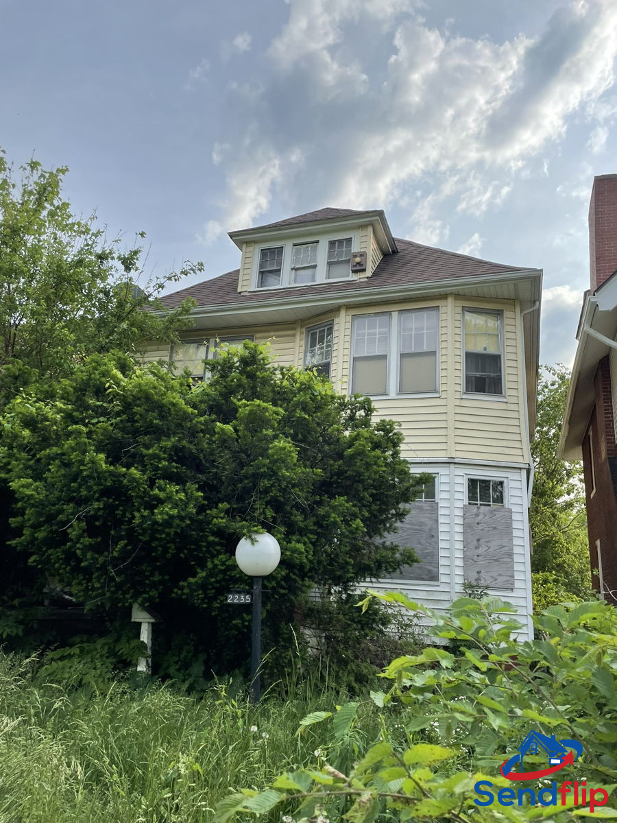 East Village Detroit | 4 beds 1bath | 48214 Flip!