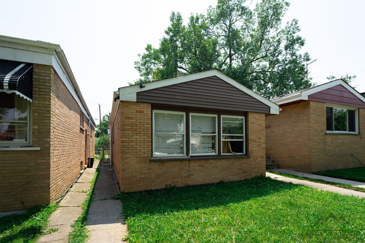 🏠💰Turn-Key Rental | Great Condition | 90K+ Under Market Value 💸 | Chicago IL!