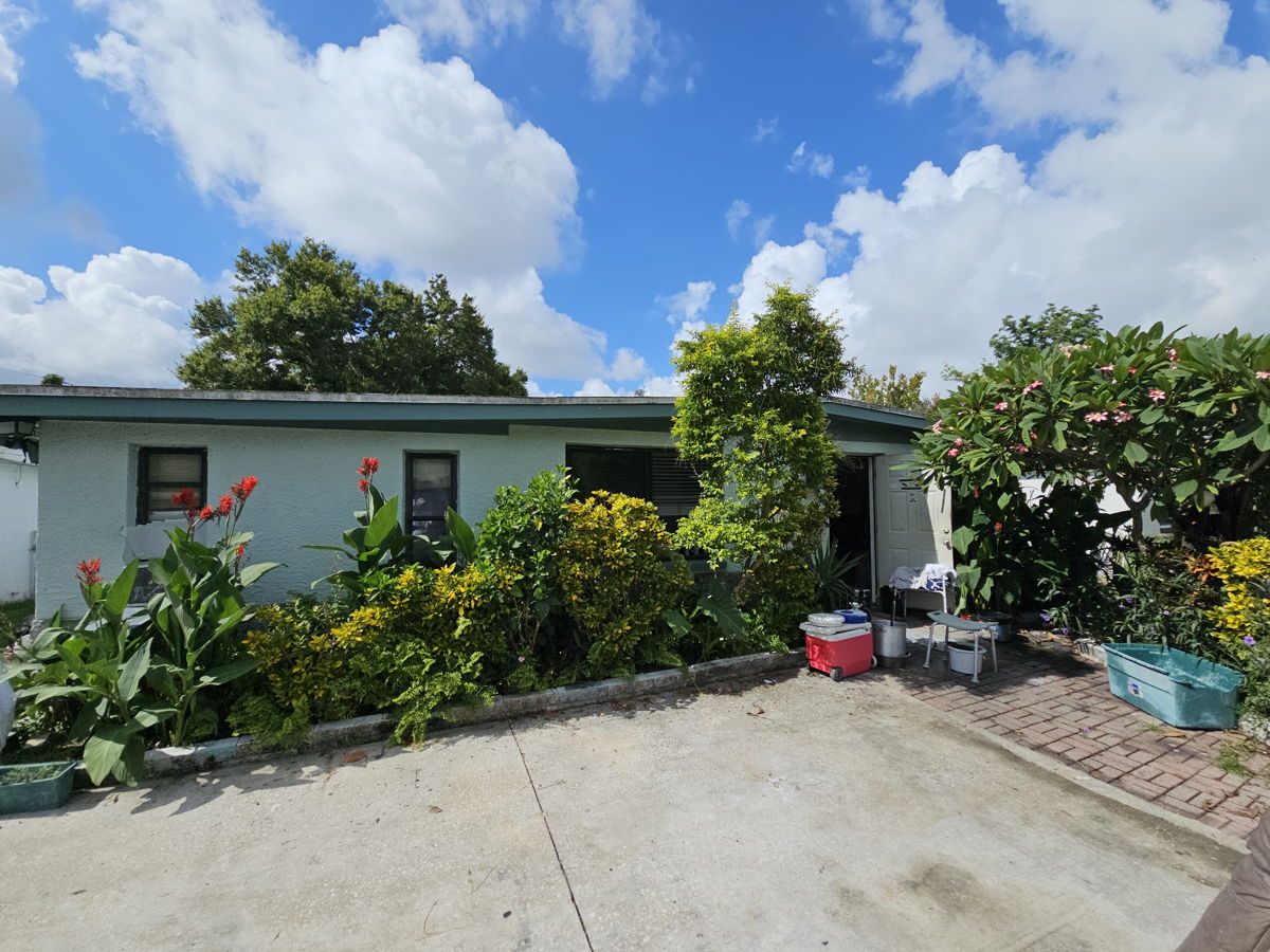 Investor Alert 🚨 4/1.5 fix and Flip in St Petersburg 33714💵 Off Market @ $270k!
