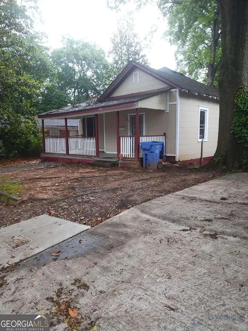 FIXER OPPORTUNITY IN ATLANTA, GA - INVESTOR SPECIAL! LOCATION, LOCATION, LOCATION!