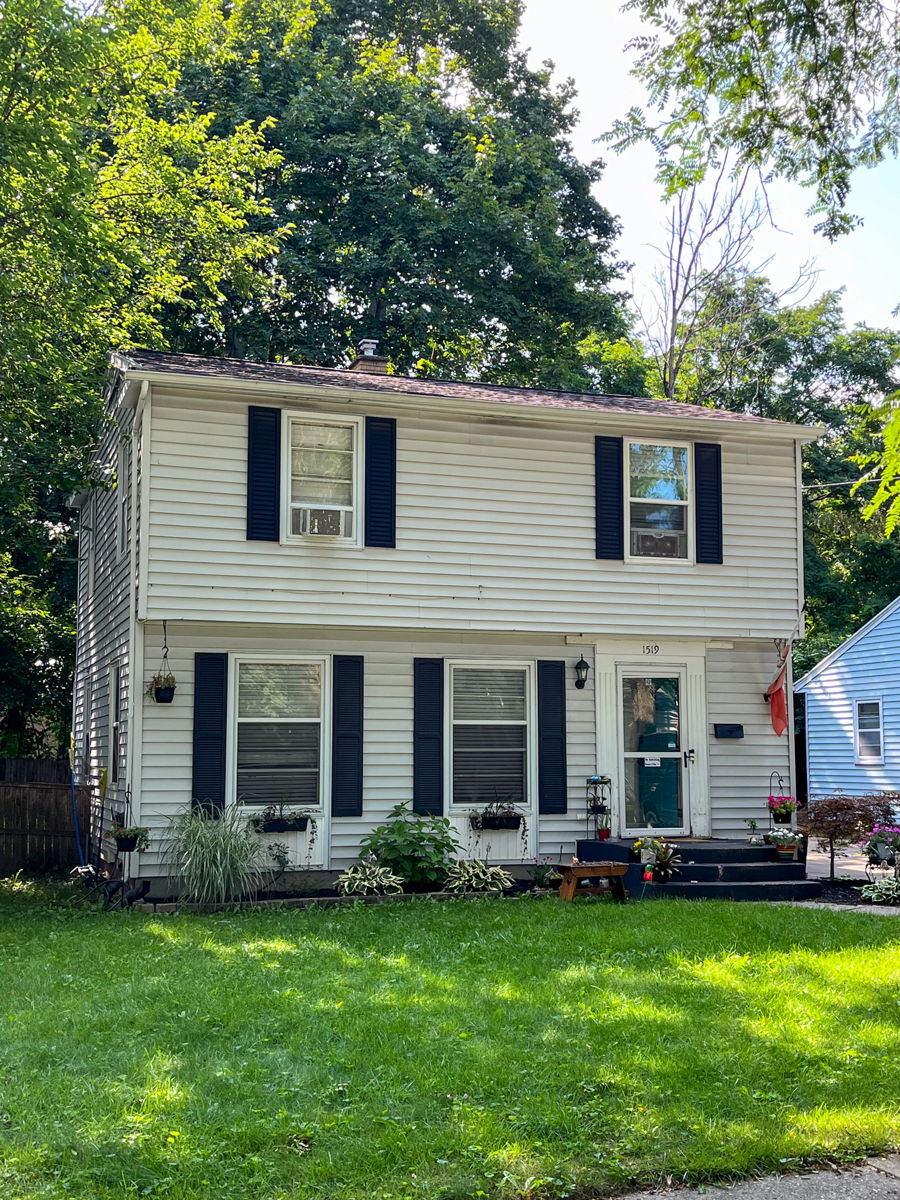 Grand Rapids Flip in Auburn Hills Neighborhood