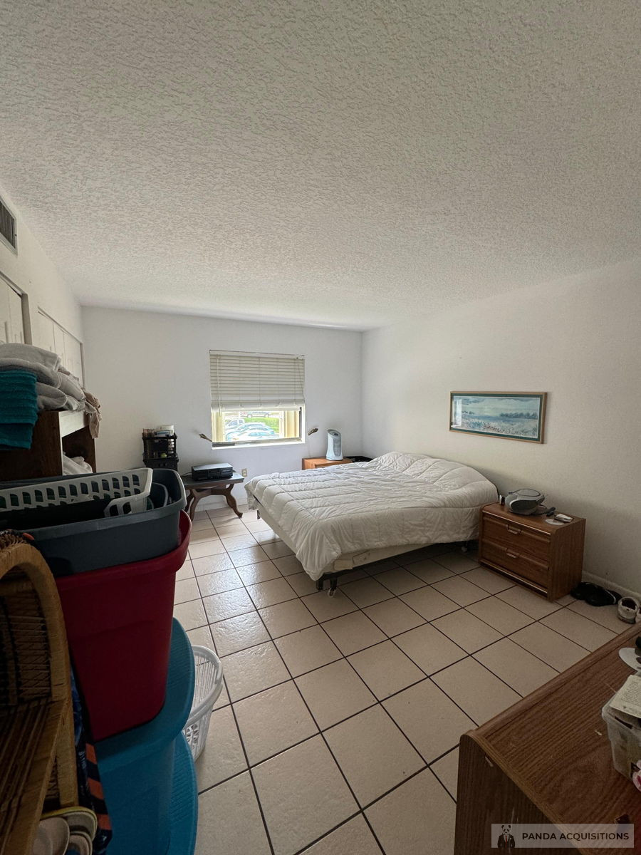 PLANTATION CONDO NICE BUY AND HOLD