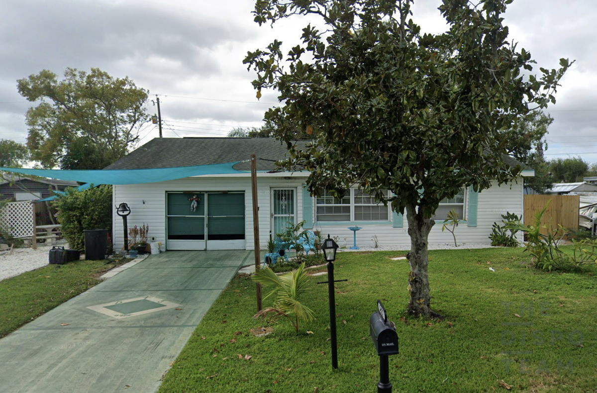 Off Market Bradenton 3 Bed 2 Bath Block Home!