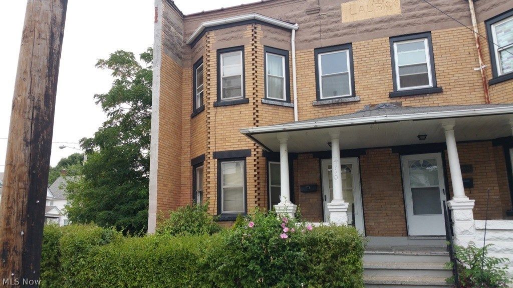 🏡 2Bed/1Bath 🏠 Charming Corner Gem in Cleveland's Vibrant Neighborhood! 🌇🌳 take it only for 100K ✅