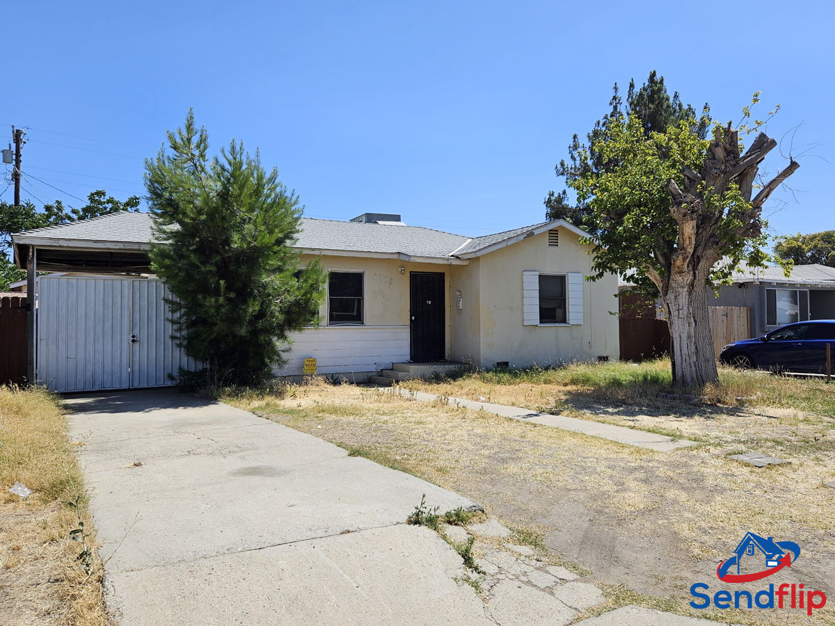 BAKERSFIELD CA, 2 HOMES ON ONE LOT EASY RENOVATIONS ASKING 270K CASH OR HML