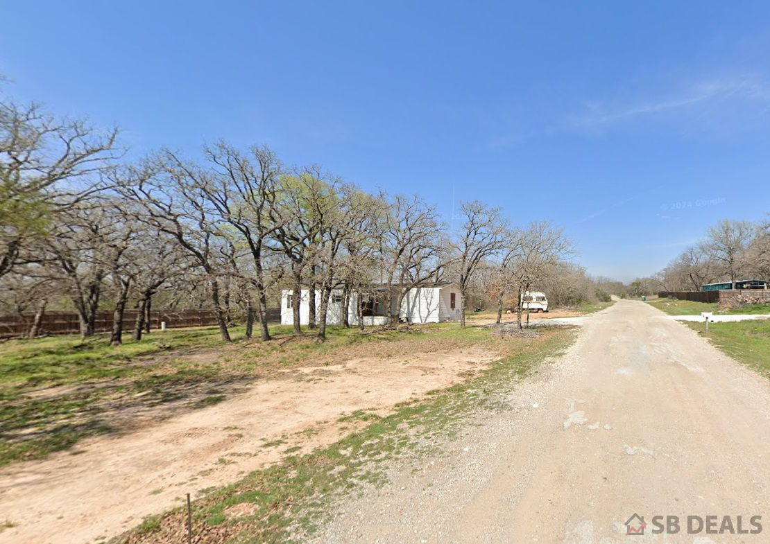 🔥Granbury, Texas🔥 Fix and Flip or Buy and Hold!!