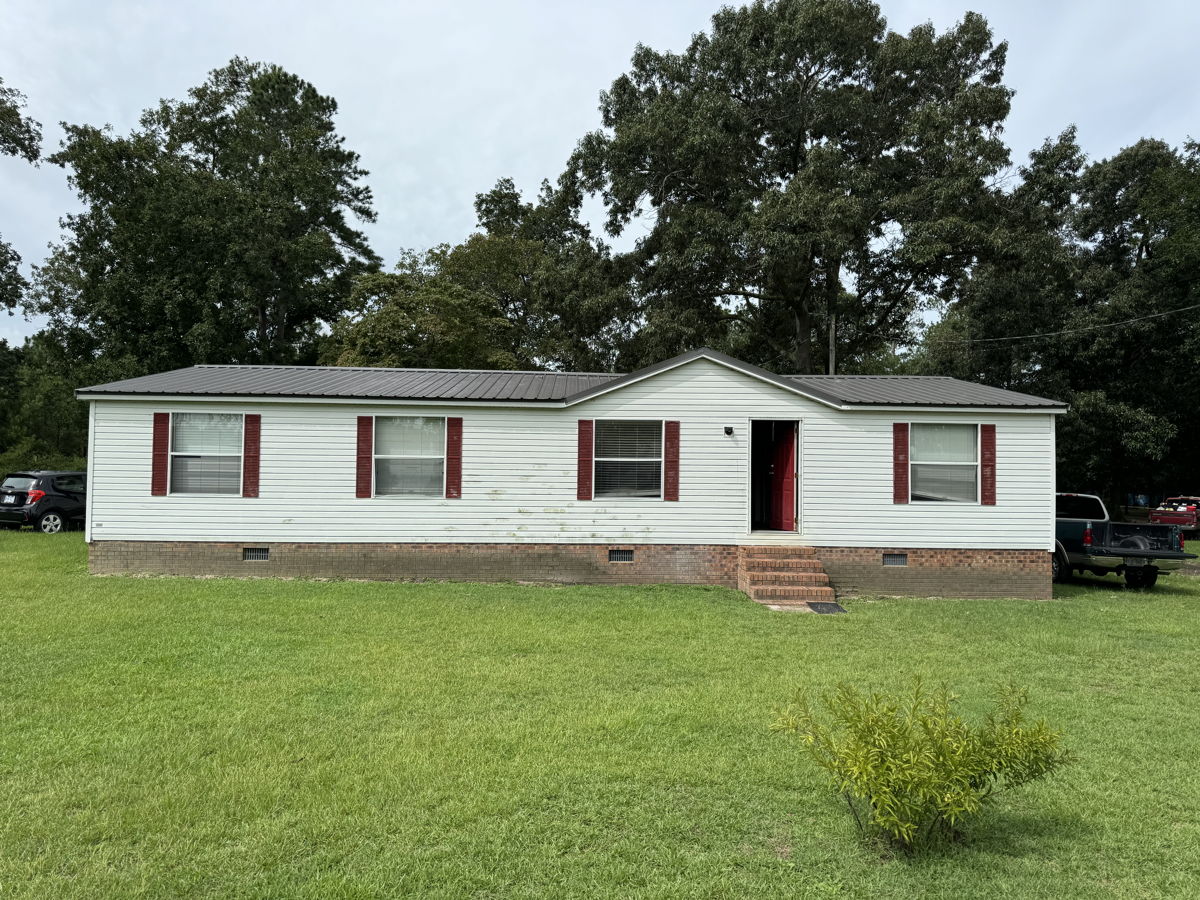 🏠 Off-Market Double Wide Deal on 0.44 Acres – Perfect Flip or Rental Opportunity!