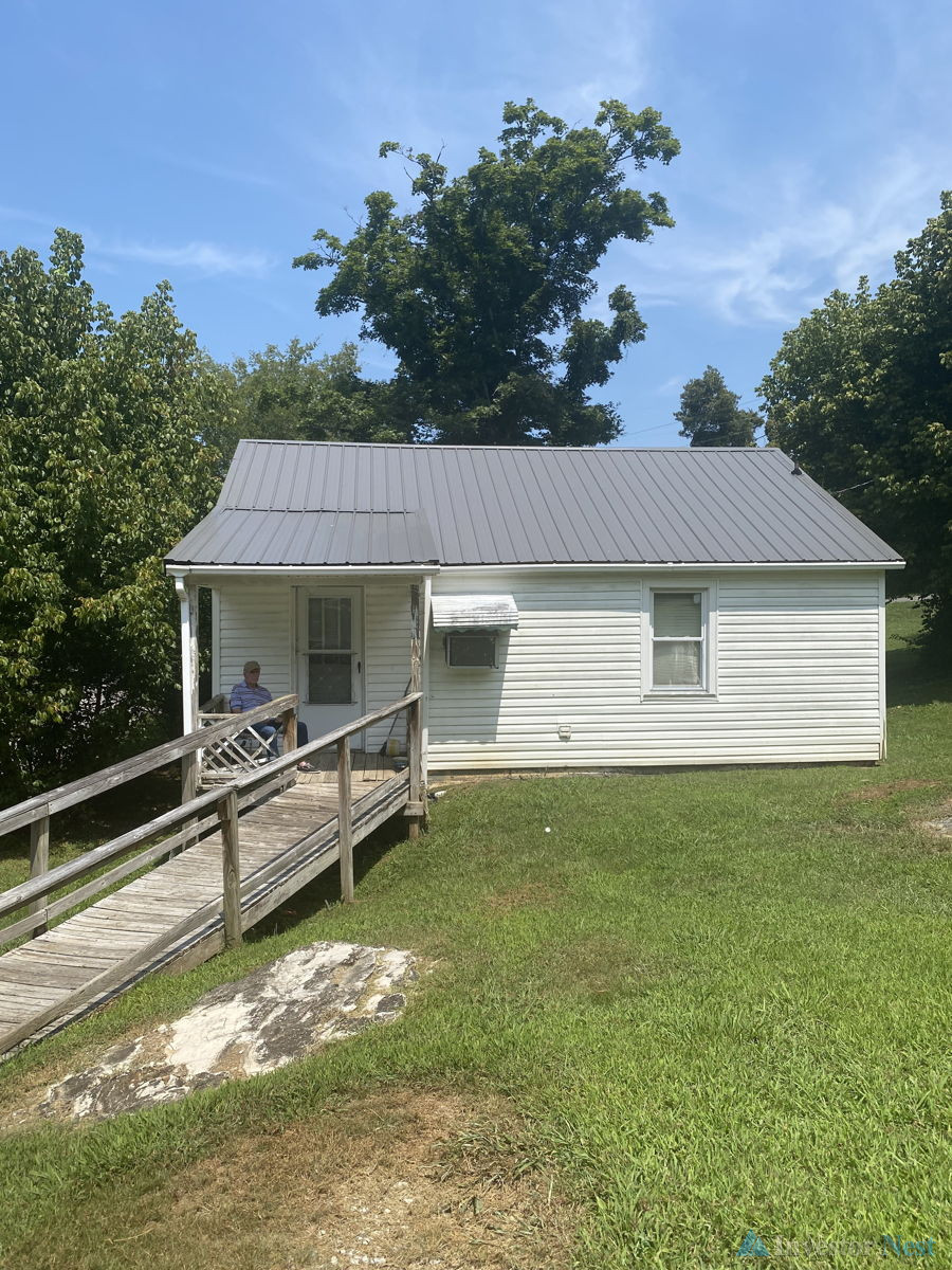 💎 Cozy 2-1 Home on 1.5 Acres – Ready for Cosmetic Modernization! 💎