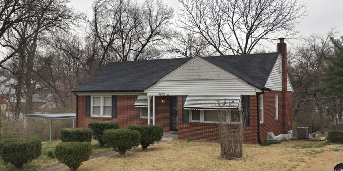 🏡 Cozy Home on Nelson Dr, Northwoods, MO 63121 – A Perfect Opportunity for Your Next Move! 🌟