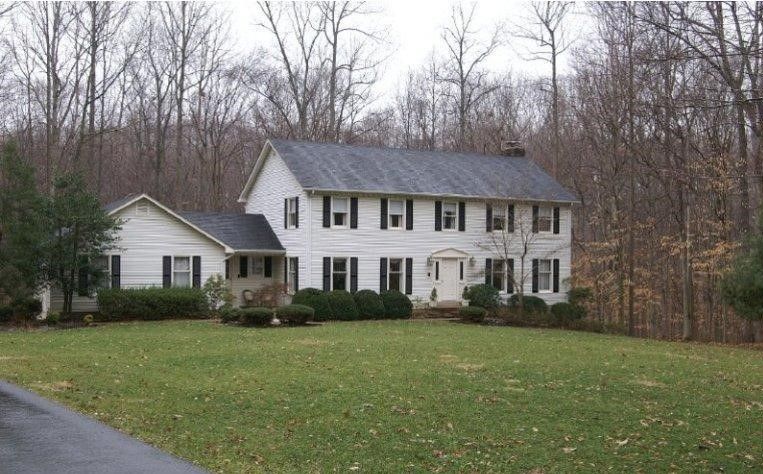 Manassas Colonial Secluded on 3 Acres! (NOT IN MLS)