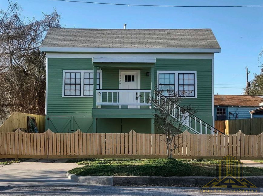 Meets OVER the 1% RULE! Duplex in Galveston TX 😍