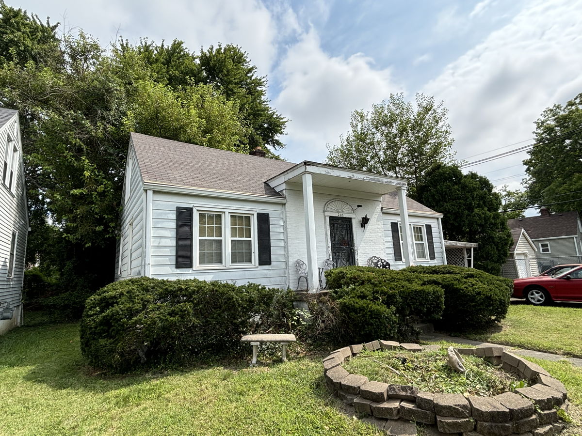 🏚️Value Add Opportunity │Louisville, KY🏇 │Check out the pics📷🏡